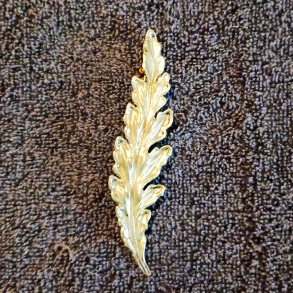 Vintage Feather Brooch/Pin
